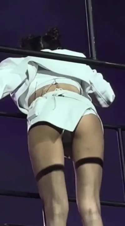 Lisa is dangerous… 🥵❤️‍🔥