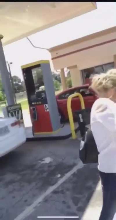 Karen gets some street justice