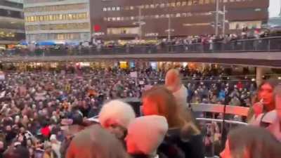 Large protest in Stockholm against vaccine passports