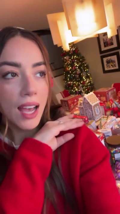 IG Story: Chloe with numerous gingerbread houses, 12/21/25