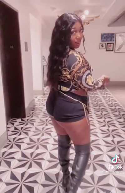 Thighs for days