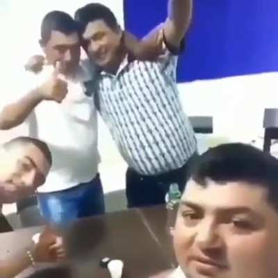 Aquí con los licenciados 🍷🧐