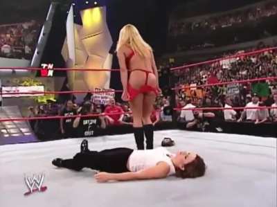I‘ve jerked it to this Trish Stratus match so many times!