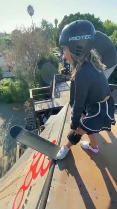 Tony Hawk coaching 12 year old Sky Brown on skating a 100ft ramp(mega ramp).