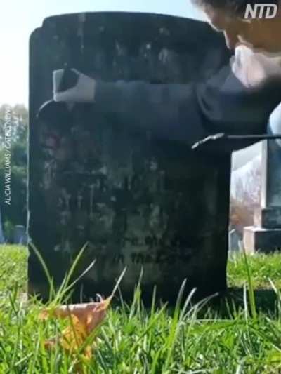 Немного грязных надгробий