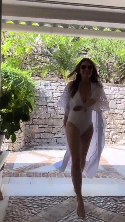 Elizabeth Hurley