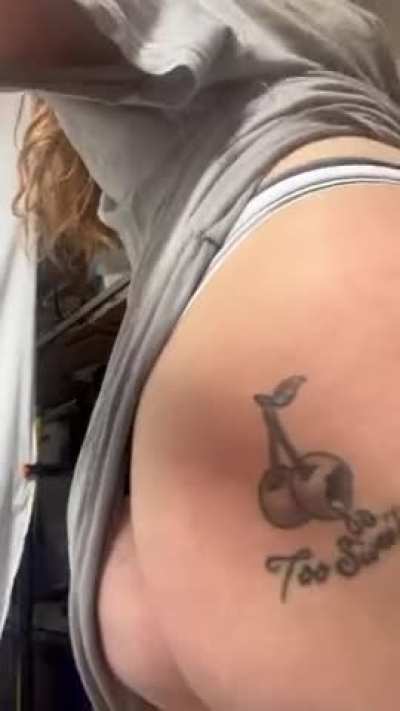 let this 21 year old bubble butt sit on your face ?