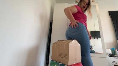 I'm the gassy giantess you should fear when you go home😈😨👀 I can just crush your house with my HUGE ass and then fart on you to mock you👊