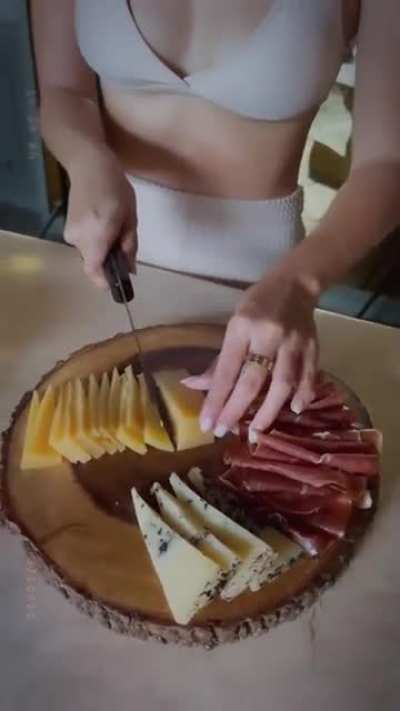 Elisse Joson