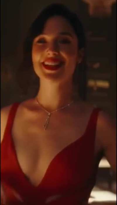Gal Gadot would make a perfect Bond girl