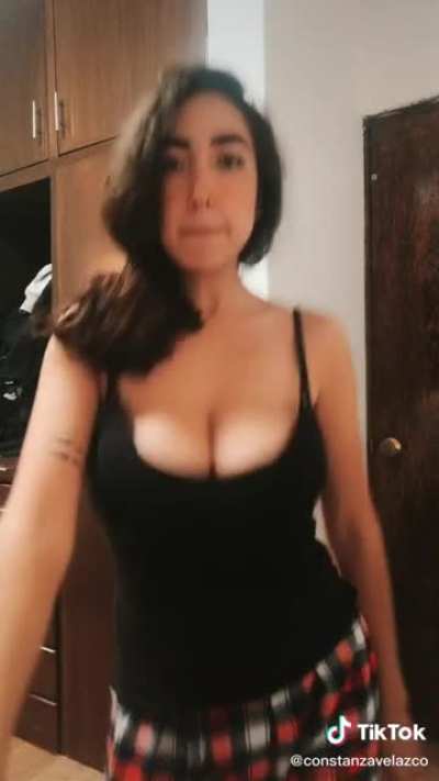Enormes tetas.