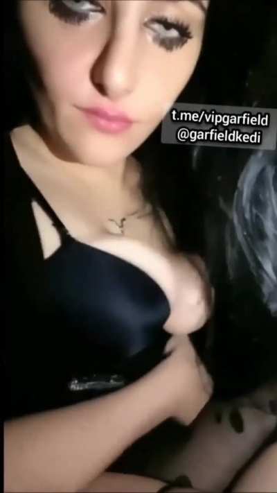 Zorla gösteriyo