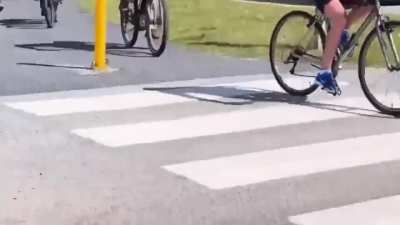 Biden falls of a bike