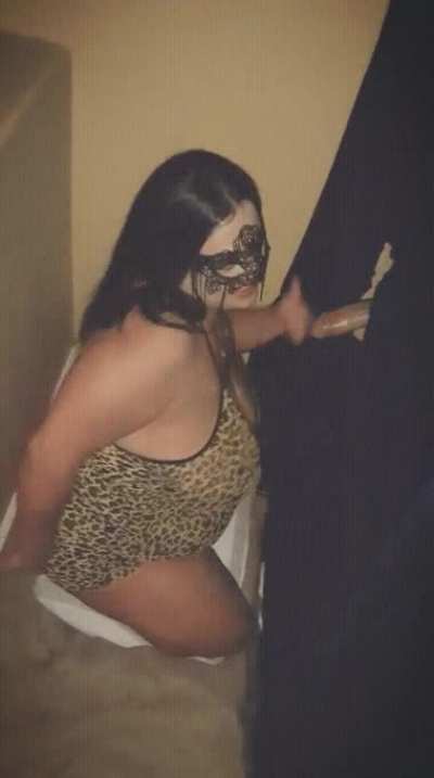 Wanna spend "Suck him Sunday" with me? 😜 I love blowing strangers while my Cuck-Hubby watches! 😈 I can host the next 4 nights (Helendale, CA) and I'm looking for some knob to slob. 🤤 If you wanna fuck my mouth (or watch my "Fuck-a-Fan" vids) you MUST be s