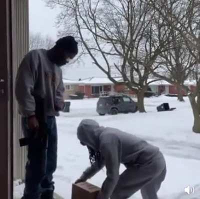 Fuck dat lick when ah bit be stealing yo pack. Paid priority, usps done took four damn weeks, I was waiting on that shit bruh.