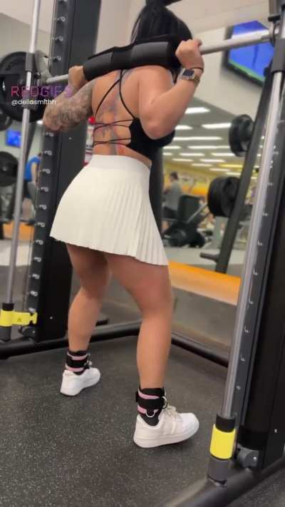 The view under my squat must be amazing