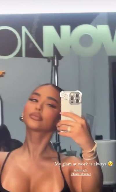 Glam at work 