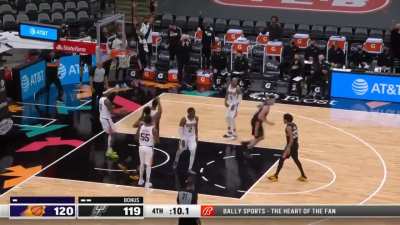 [Highlight] The Spurs take the lead off a Bates-Diop tip