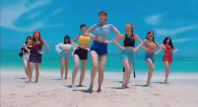 Twice dancing to cupcakke