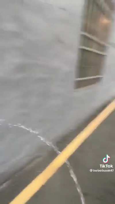 Deixa o cara mijar 