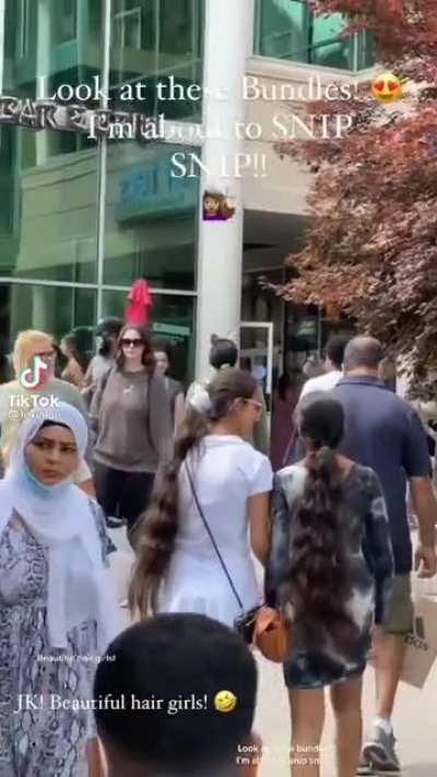 Dehumanizing random people &amp;amp; seeing them as walking weaves/hair bundles ..🥴