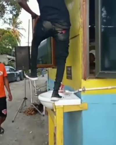 HMRB while I climb a roof and take a dive into this girl
