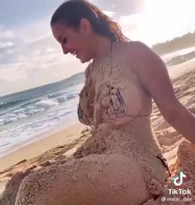 Sandy tits