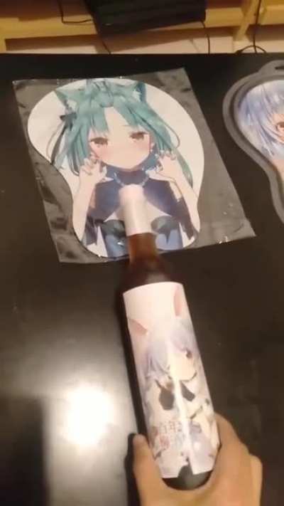 This is (not) how to use Rushia mousepad