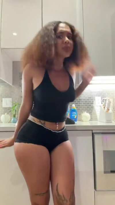 🍑🔥👑🔥🍑