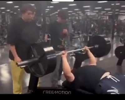 Man punches &ldquo;prankster&rdquo; after leaving him mid lift