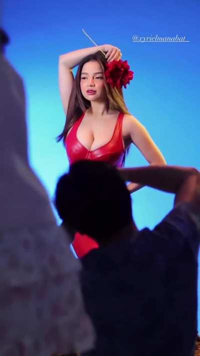 Xyriel Manabat