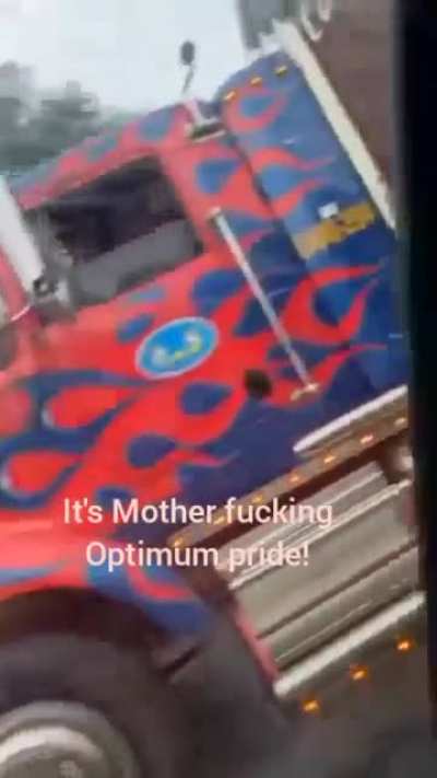 A Filipino seeing A Peterbilt 379 in the wild.