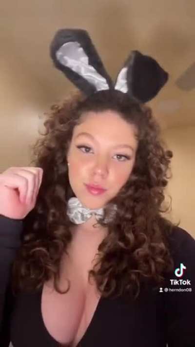 Sexy Bunny. (@herndon08)