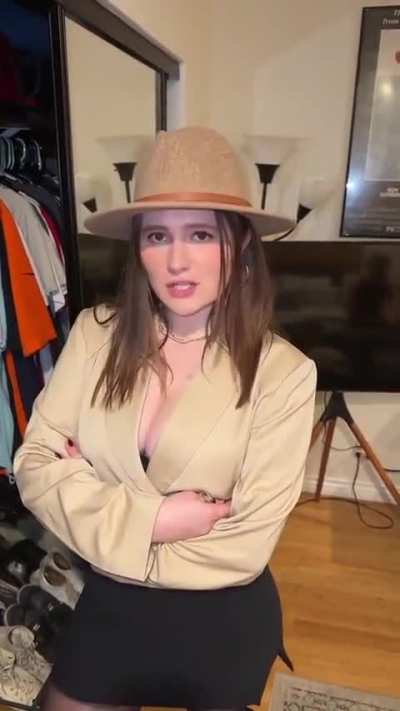 Some cleavage for y'all! 
