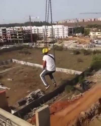 &laquo; Bro Hassan , why do women live longer than men ? &raquo;