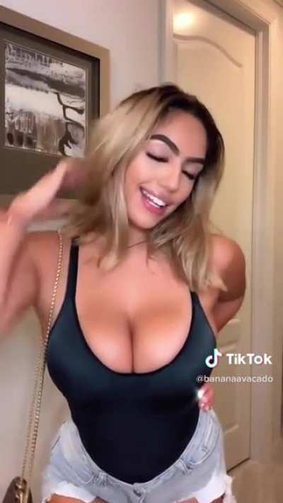 👀