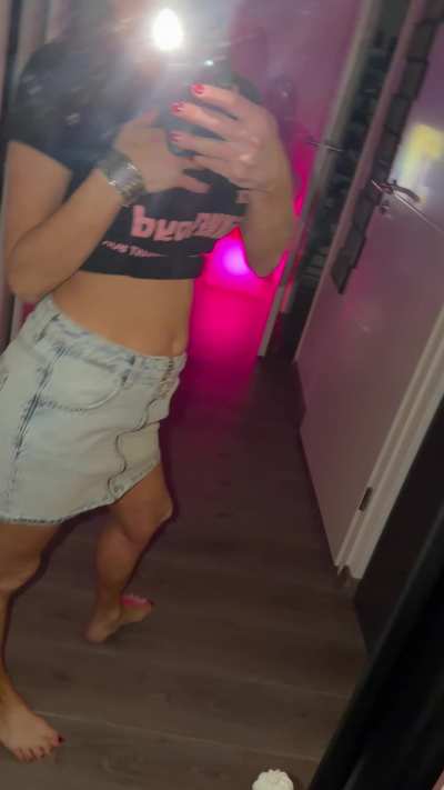l've been single for 4 years so if you invite me to grab a drink i'll say yes 🥰