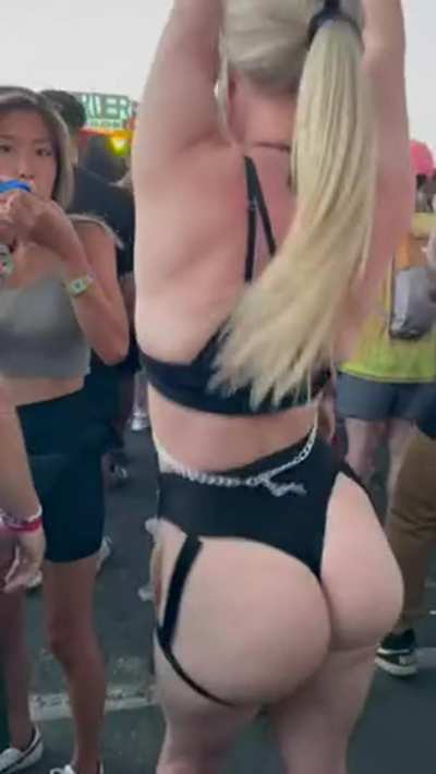 [discord: hukopo#4317] Wife went to a music festival with her girlies a few days ago. She came home super drunk and hasn't had sex with me since. What happened?. Let's exchange hotwife porn/caps