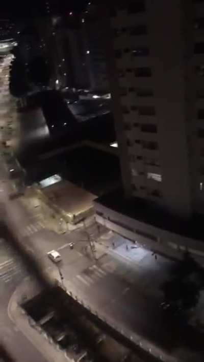 Persegui&ccedil;&atilde;o na Bernardo de Vasconcelos acaba com tr&ecirc;s presos e um baleado