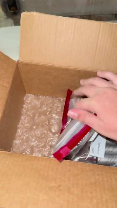 Box of 24 15 gram firecrackers