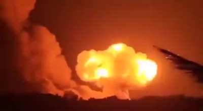 Air strike causing huge explosion tonight, Isfahan, Iran. (3/31/26)