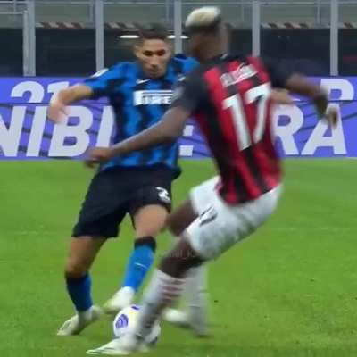 Rafael Leao stops Hakimi