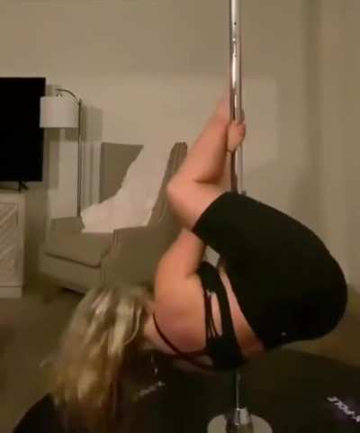 Pole dance practice 😋