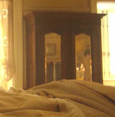 Rebecca Hall (43) in The Beauty S01E01 (2026)