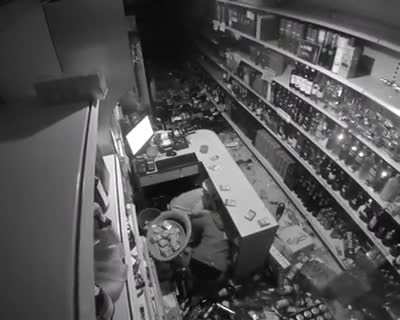 Cashier thinking fast during earthquake