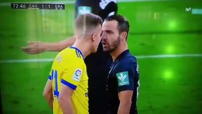 sOcceR pLayErs arE fLoPpeRs