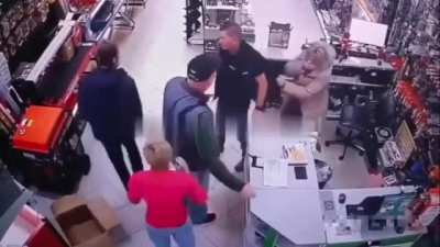 Woman got kicked after threatening her husband with a box cutter !!