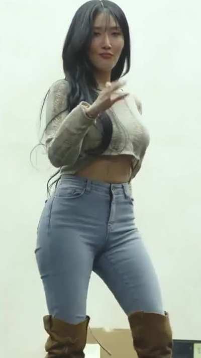 MAMAMOO - Hwasa