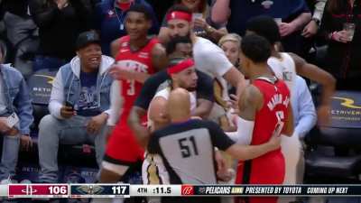 1 [Highlight] Jose Alvarado hides in the corner for a steal with 18 seconds left, Rockets get upset, Alvarado and Kevin Porter Jr. get ejected