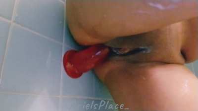 Good morning. Wanna get messy in the shower? 😋😘